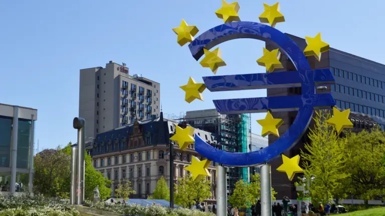 ECB 10. septembrī: vai samazinās kādu galveno likmi?