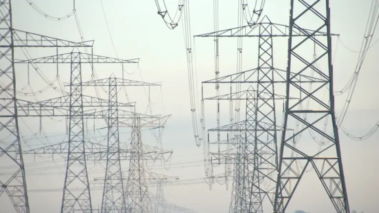 Elektroenerģijas cenas biržā 21. augustā: ko svarīgi zināt patērētājiem