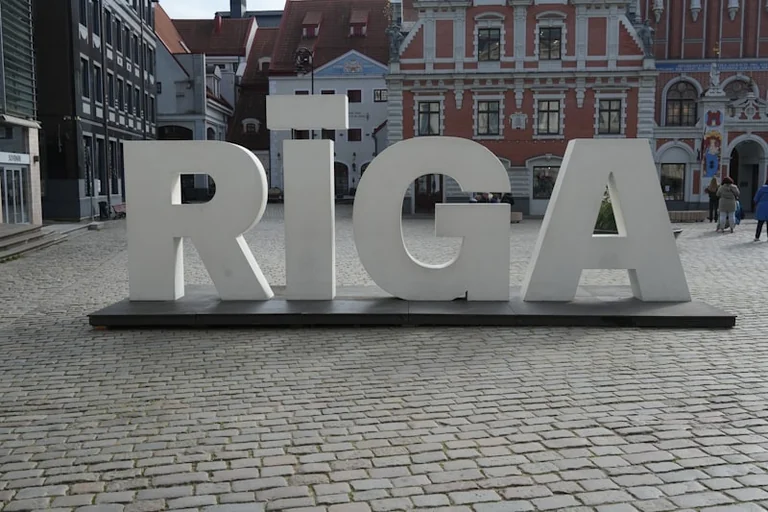 1. septembris Rīgā: pārbaudiet skolēna biļeti un maršrutu