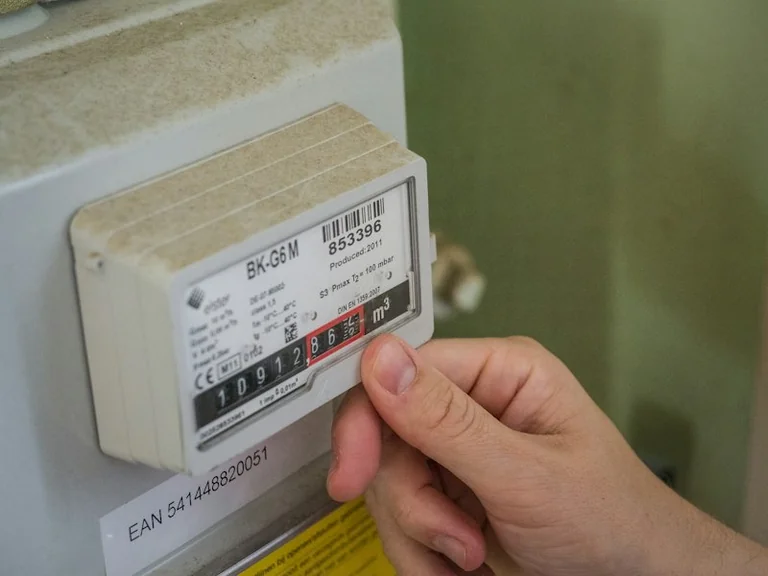 Latvijas elektrības cenas 17. septembrī: dārgākas vakara stundas