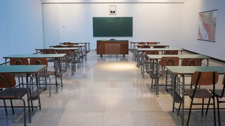 Eksāmens sapnī pieaugušā vecumā: kā atpazīt vērtēšanas spriedzi